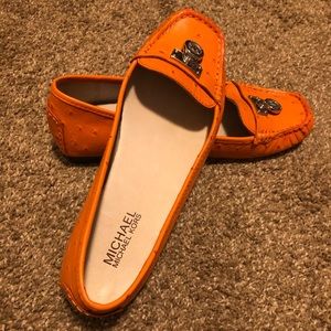 Michael Kors Charm Flats Loafers / Orange Dot, 7.5